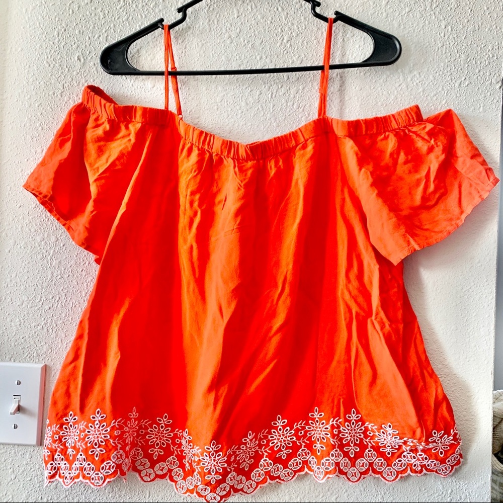 New with label! Cold shoulder blouse